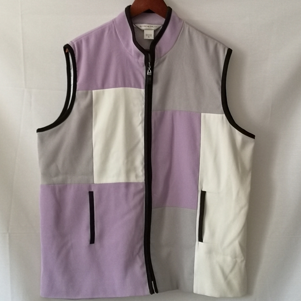 Women's Allison Daley NWOT Zipper Best, size 16